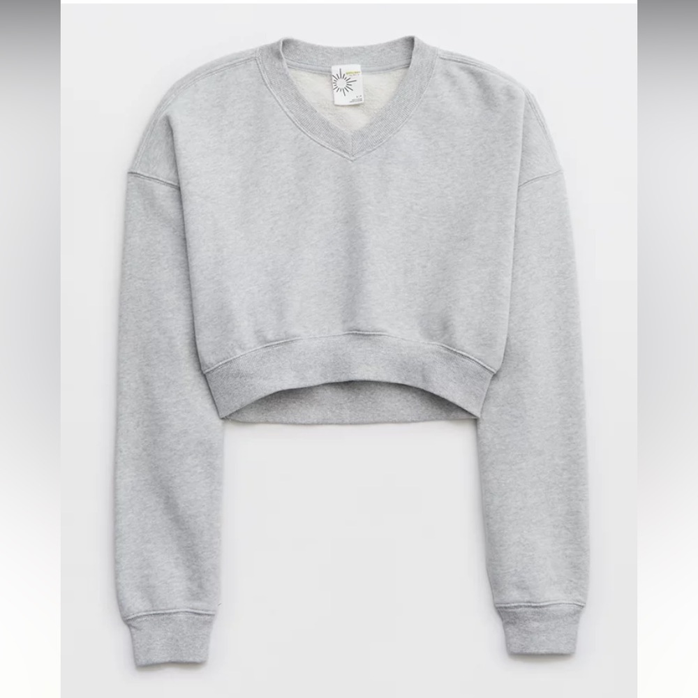 Real Good
OFFLINE By Aerie Throw-Back Cropped V Neck Sweatshirt. NEVER USED